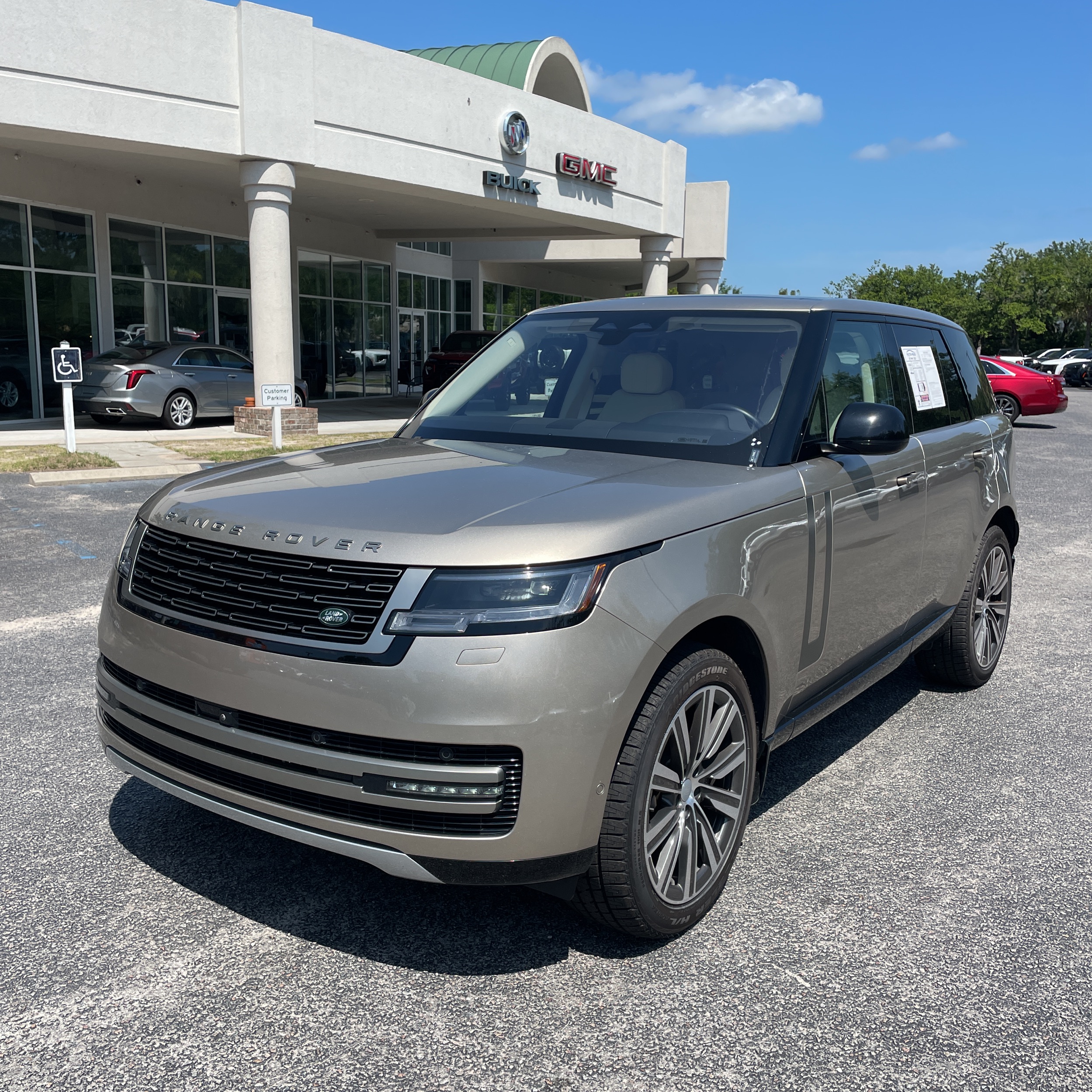 2023 Land Rover Range Rover P400 SE