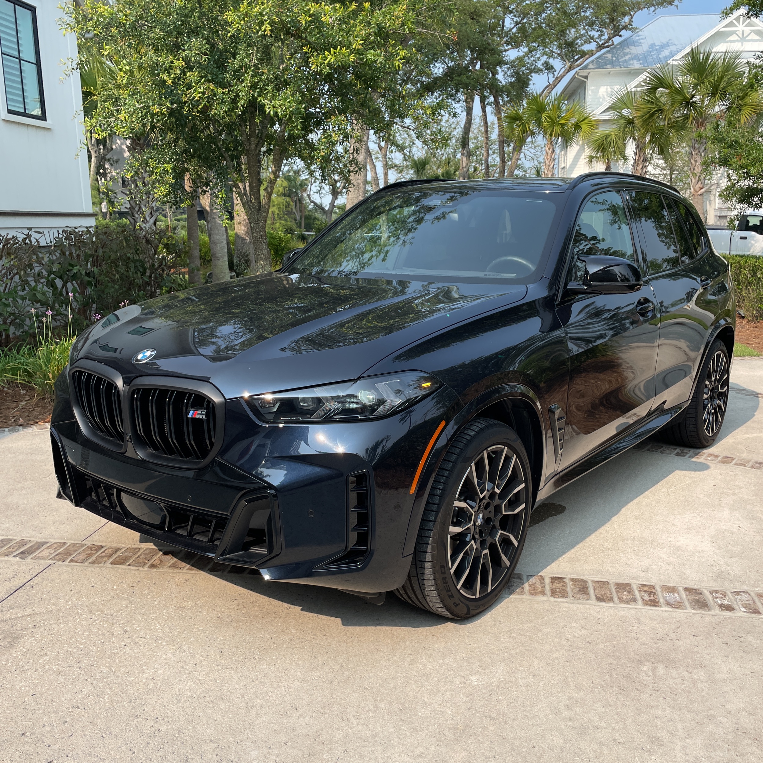 2025 BMW X5 M60i