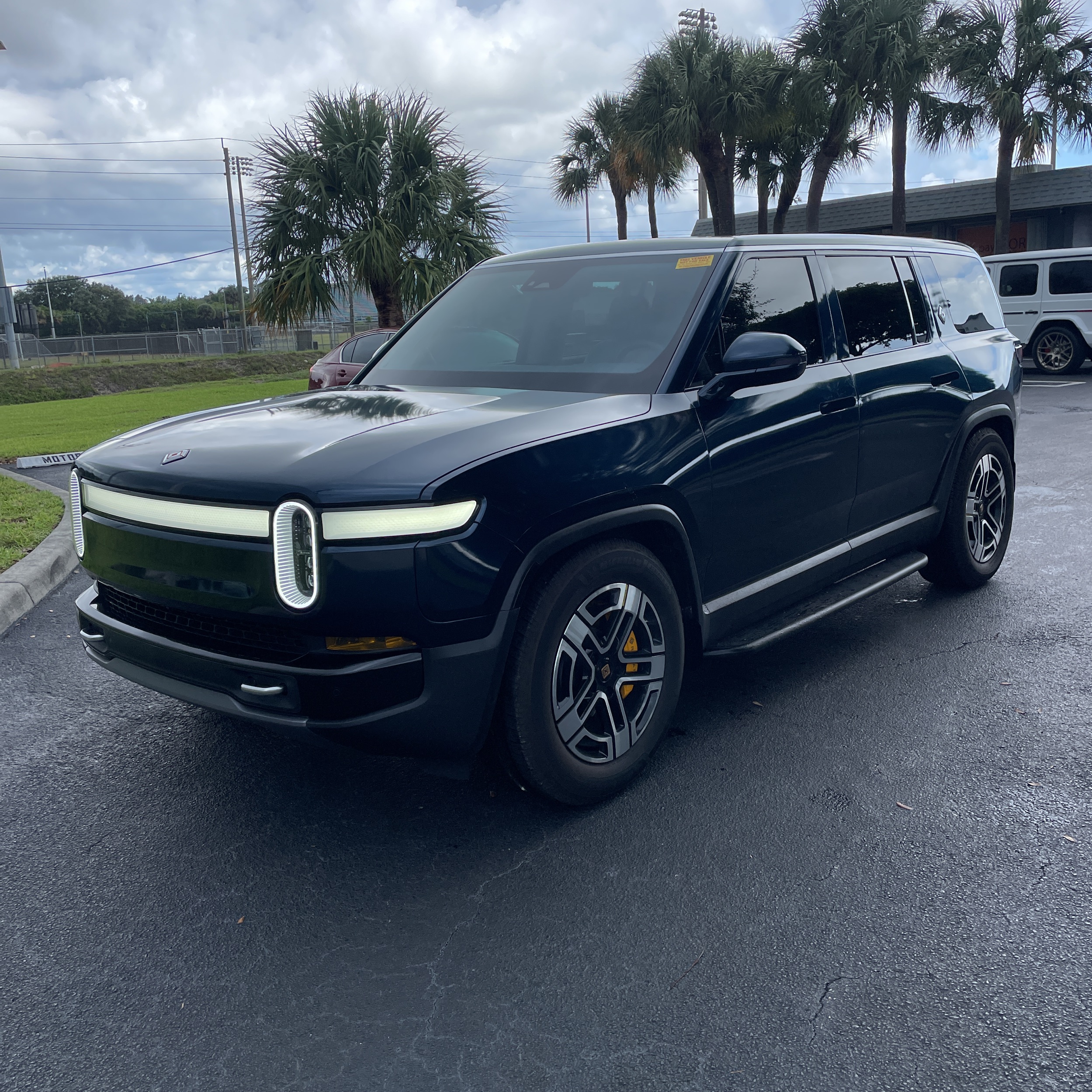 2023 Rivian R1S Launch Ed Dual-Motor