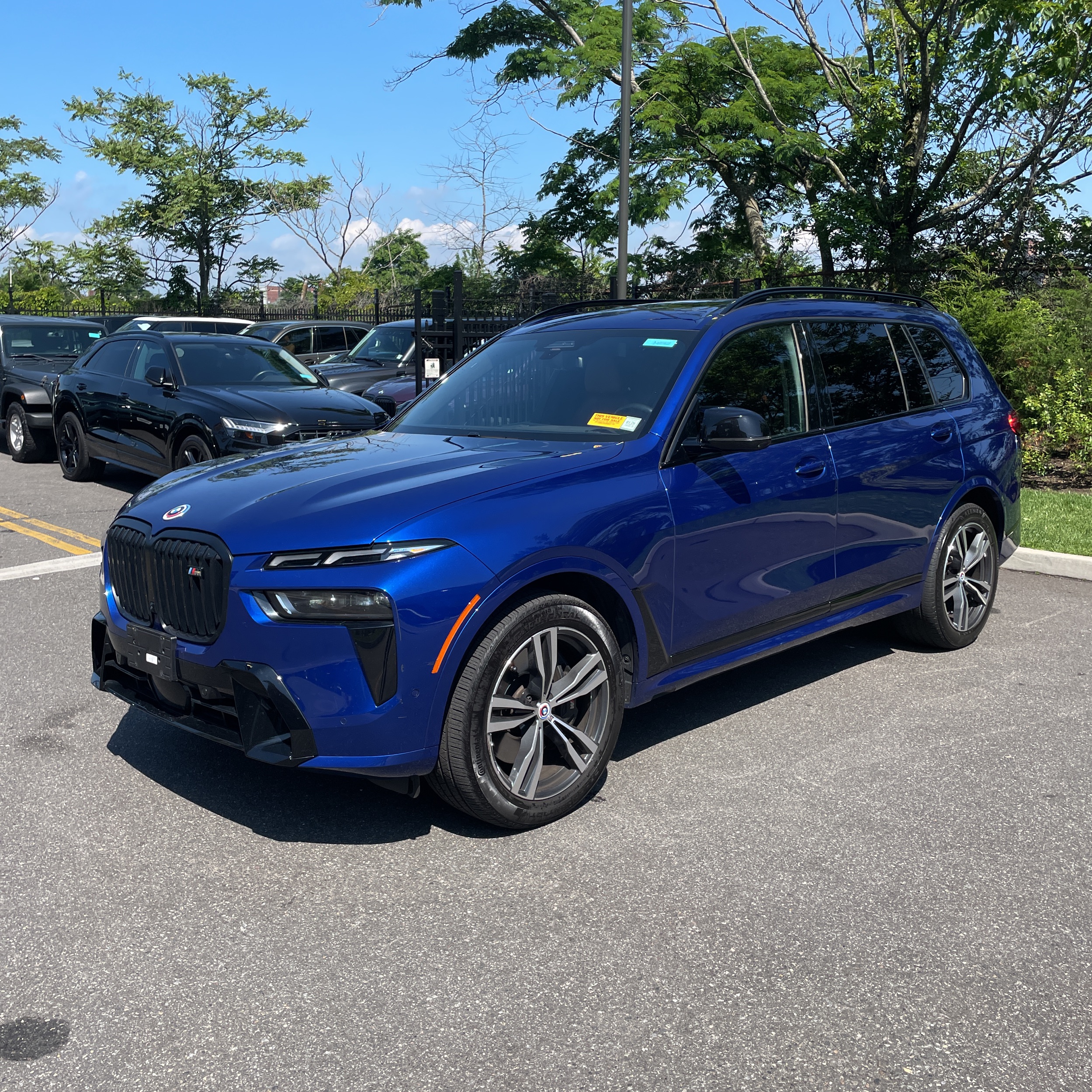 2023 BMW X7 M60i