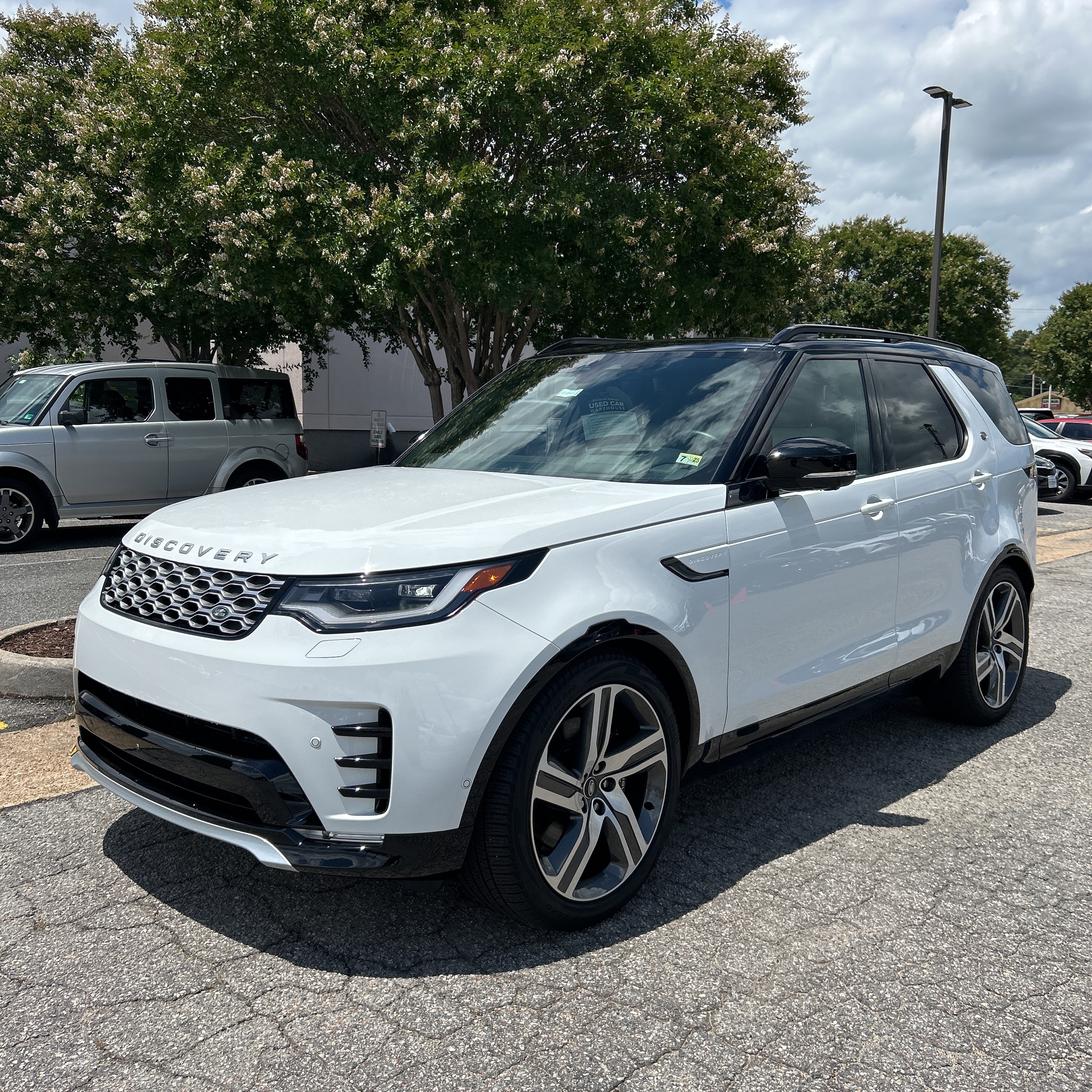 2024 Land Rover Discovery P360 Metropolitan