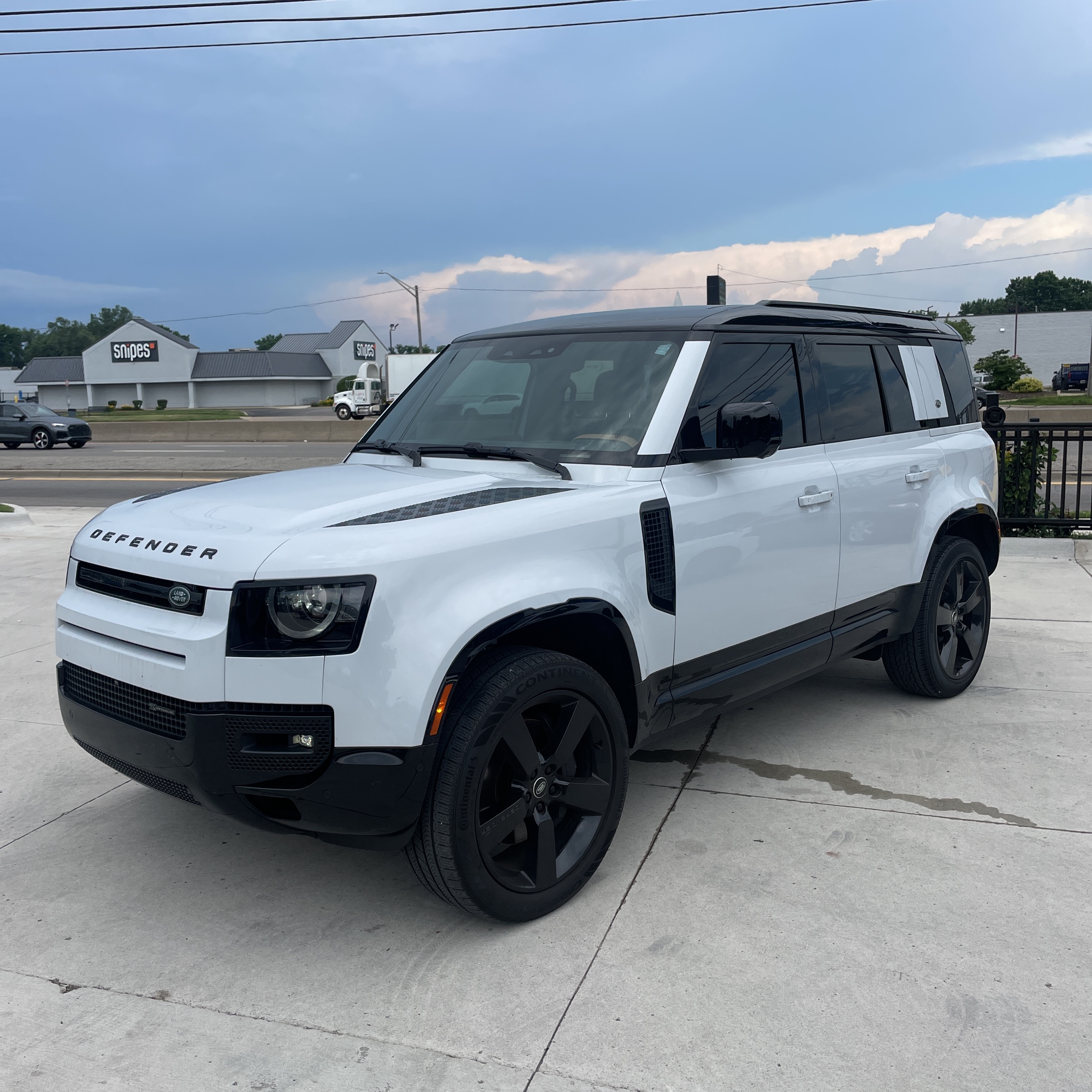 2023 Land Rover Defender 110 X-Dynamic SE