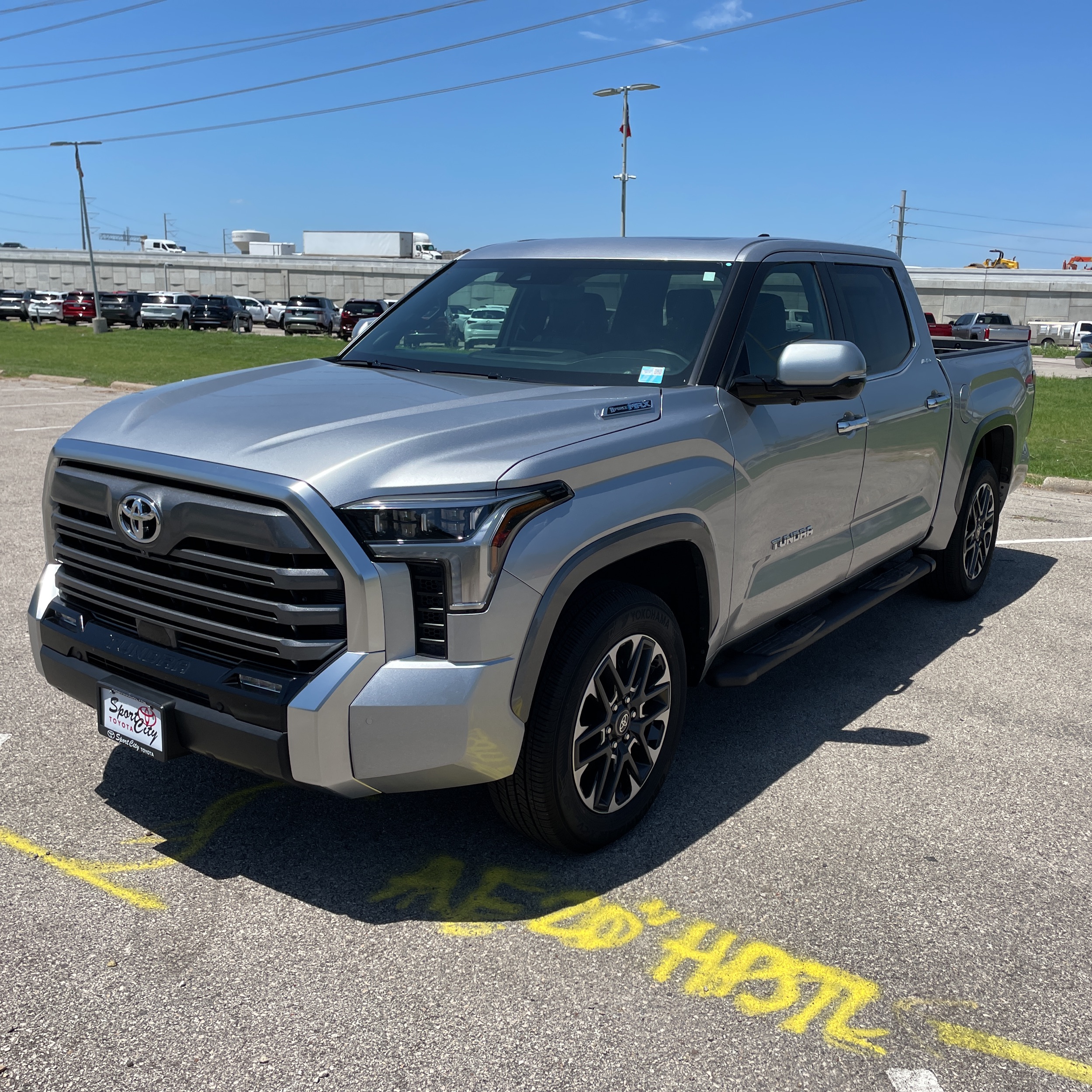 2025 Toyota Tundra Limited HV