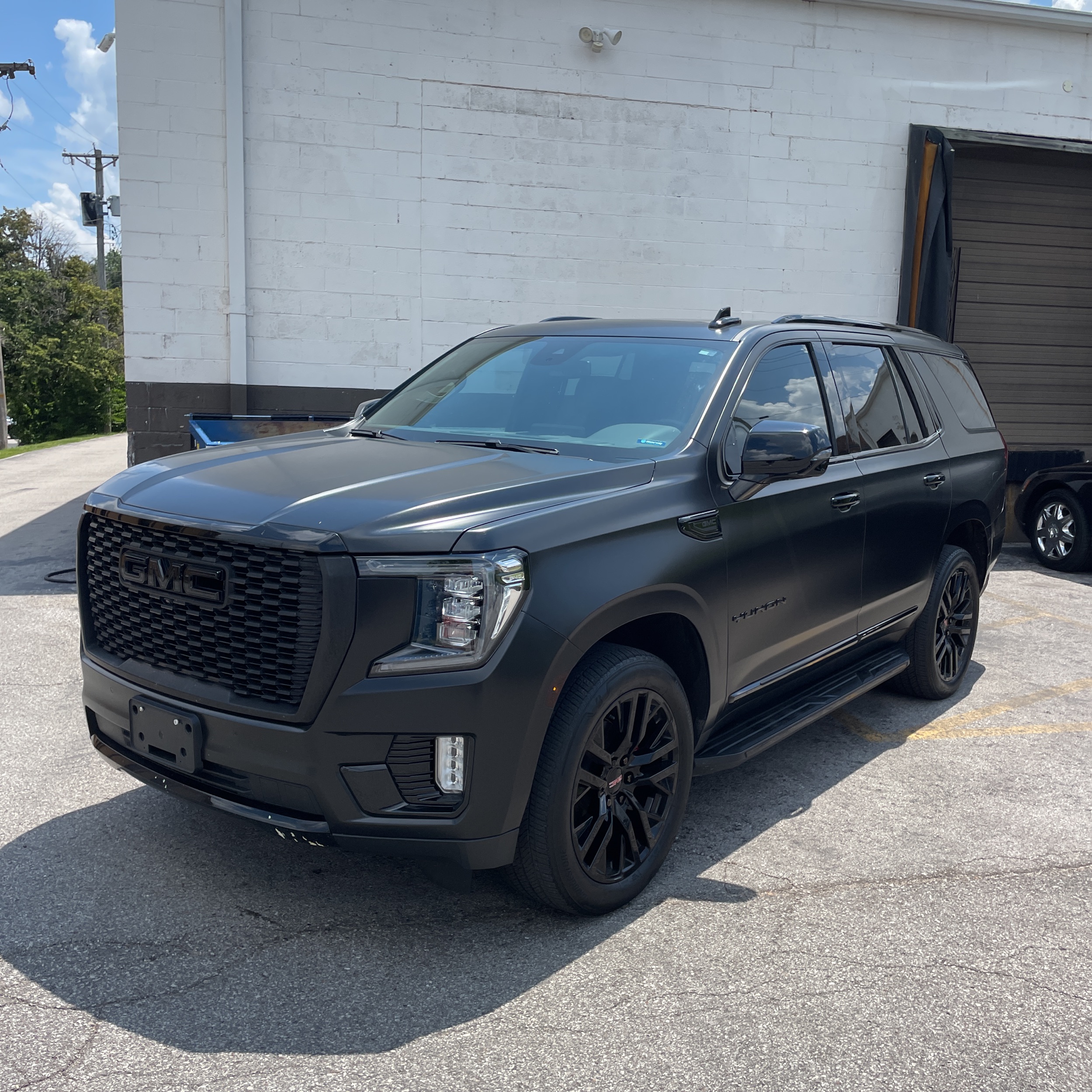 2023 GMC Yukon SLT