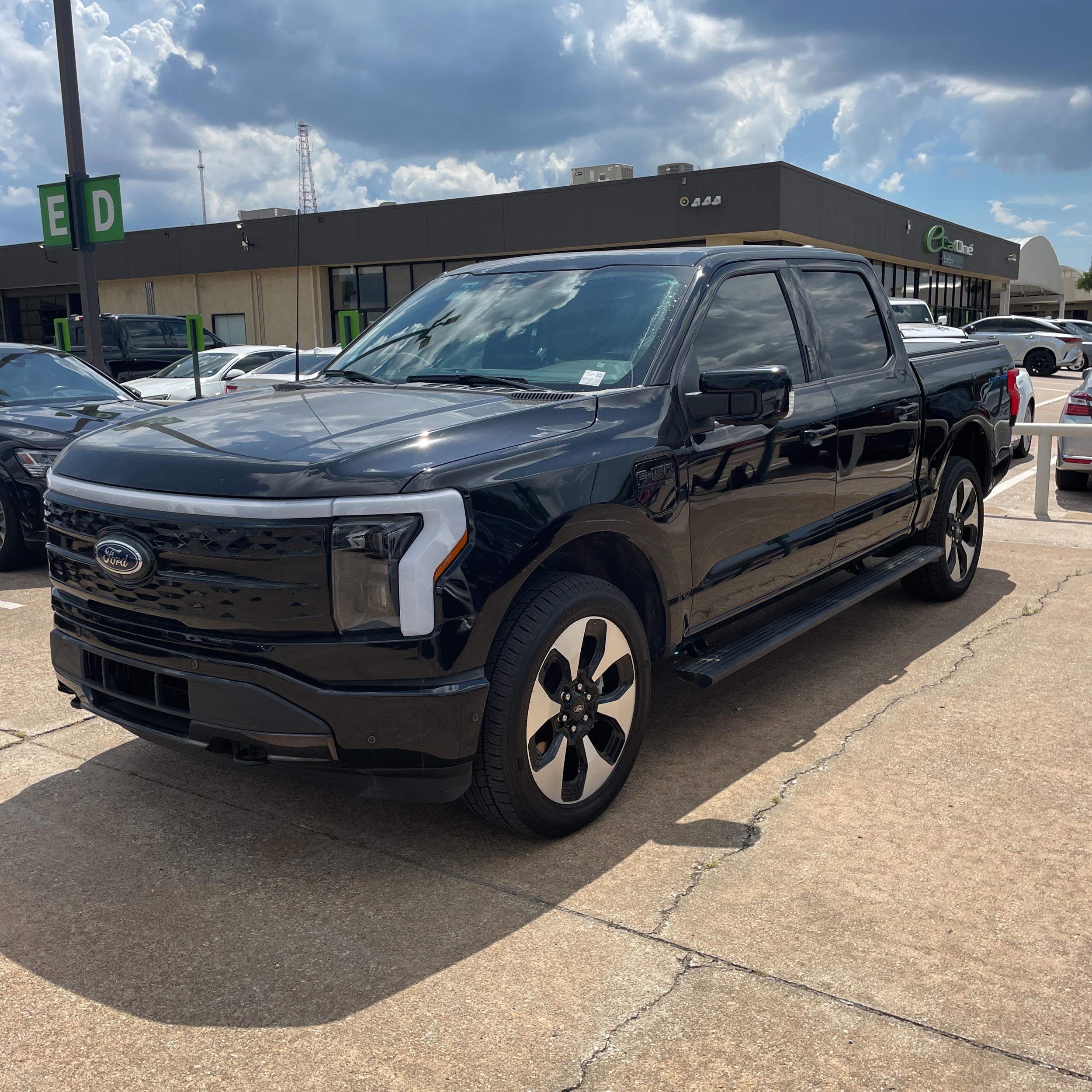 2023 Ford F-150 Lightning Platinum