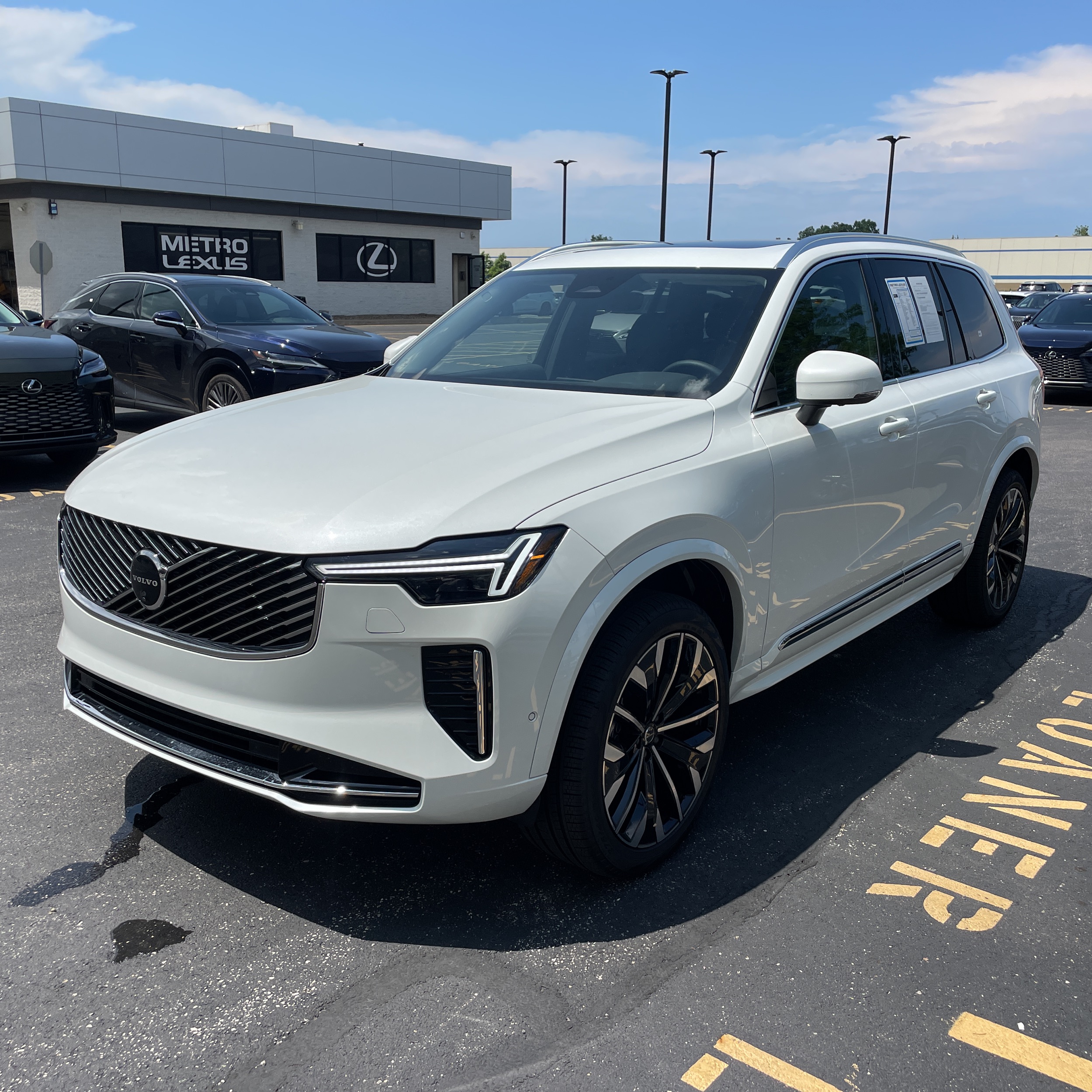 2025 Volvo XC90 B5 Plus Bright Theme 7P