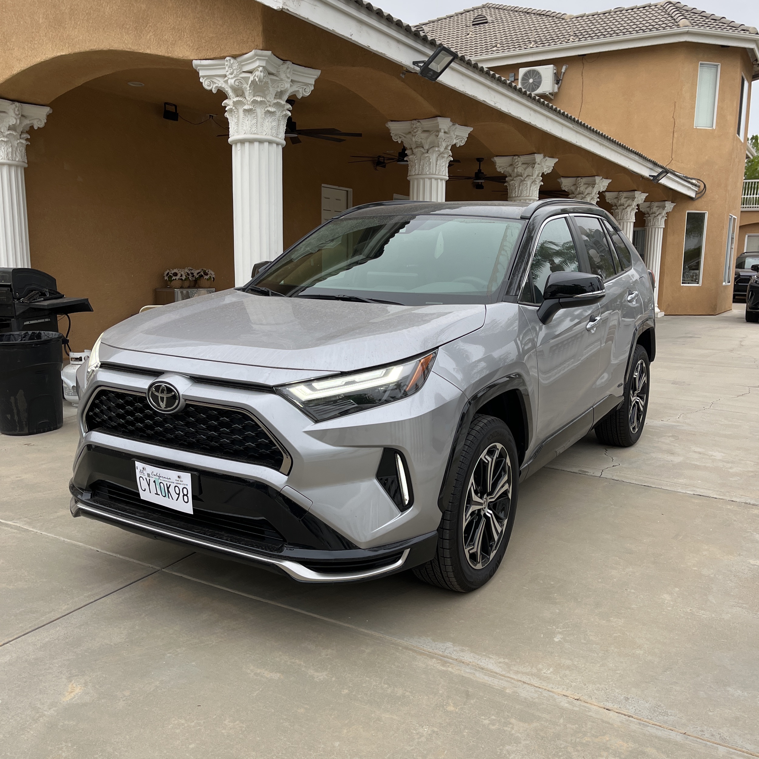 2025 Toyota RAV4 Plug-in Hybrid XSE