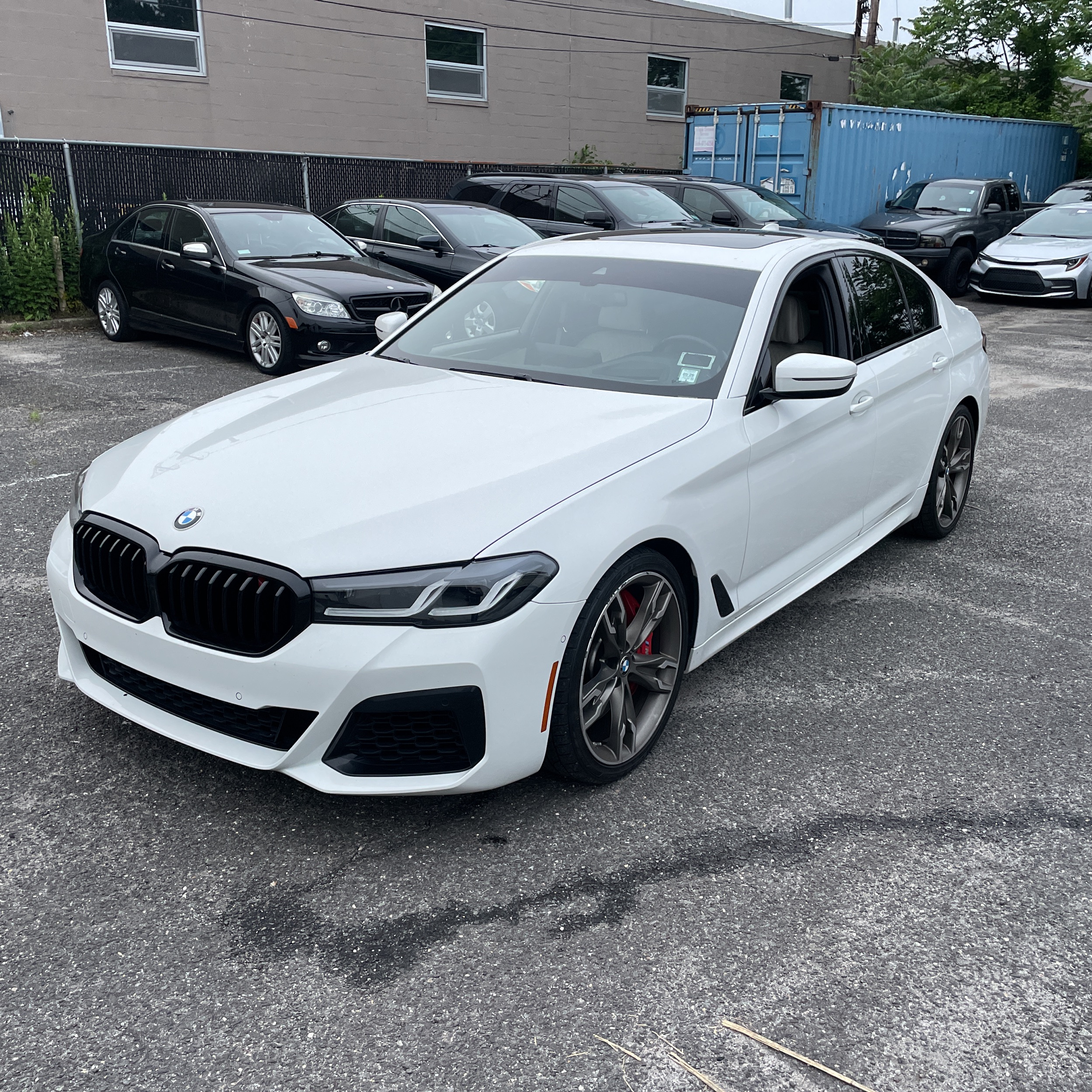 2022 BMW 5-Series M550xi
