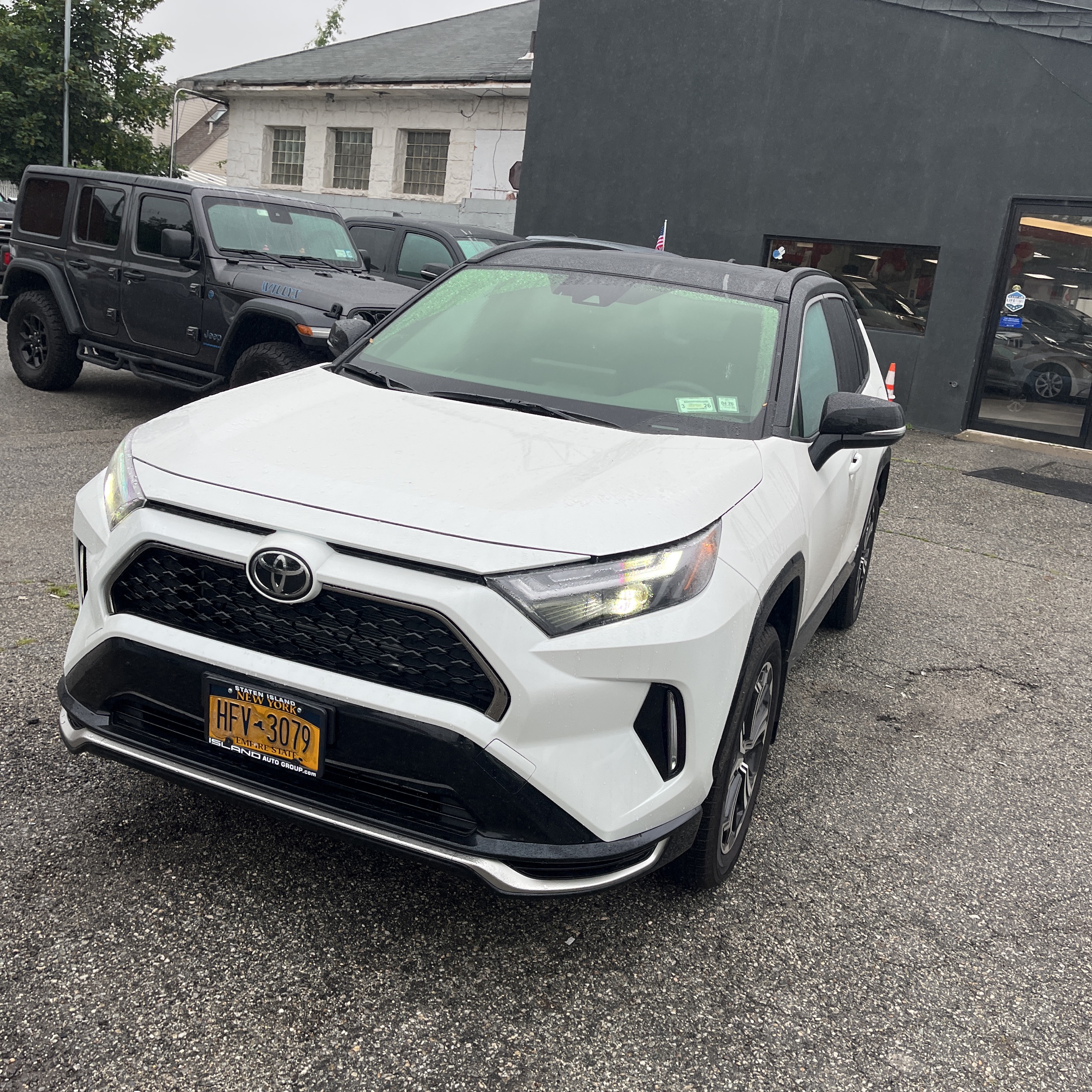 2025 Toyota RAV4 Plug-in Hybrid XSE