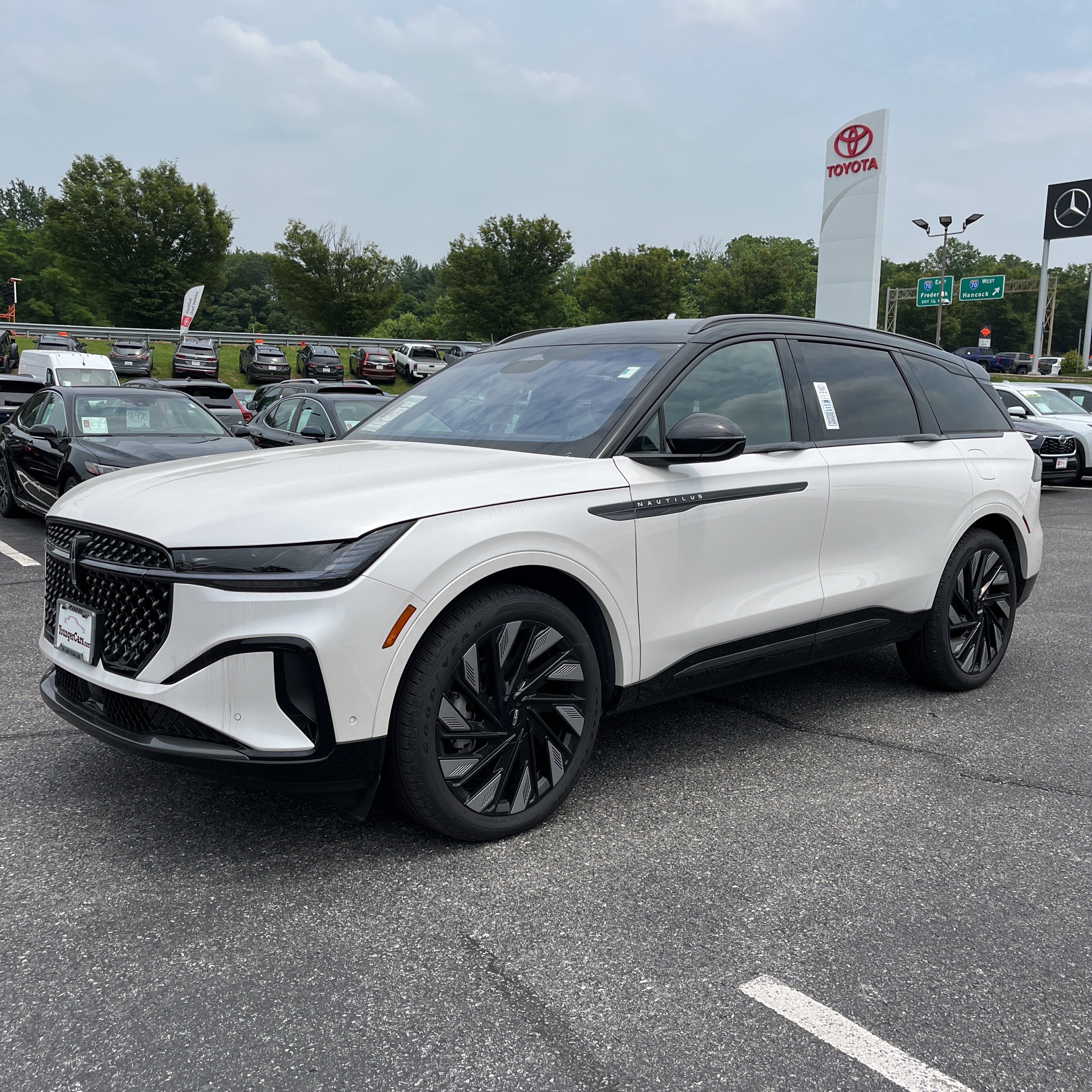 2024 Lincoln Nautilus Hybrid Reserve